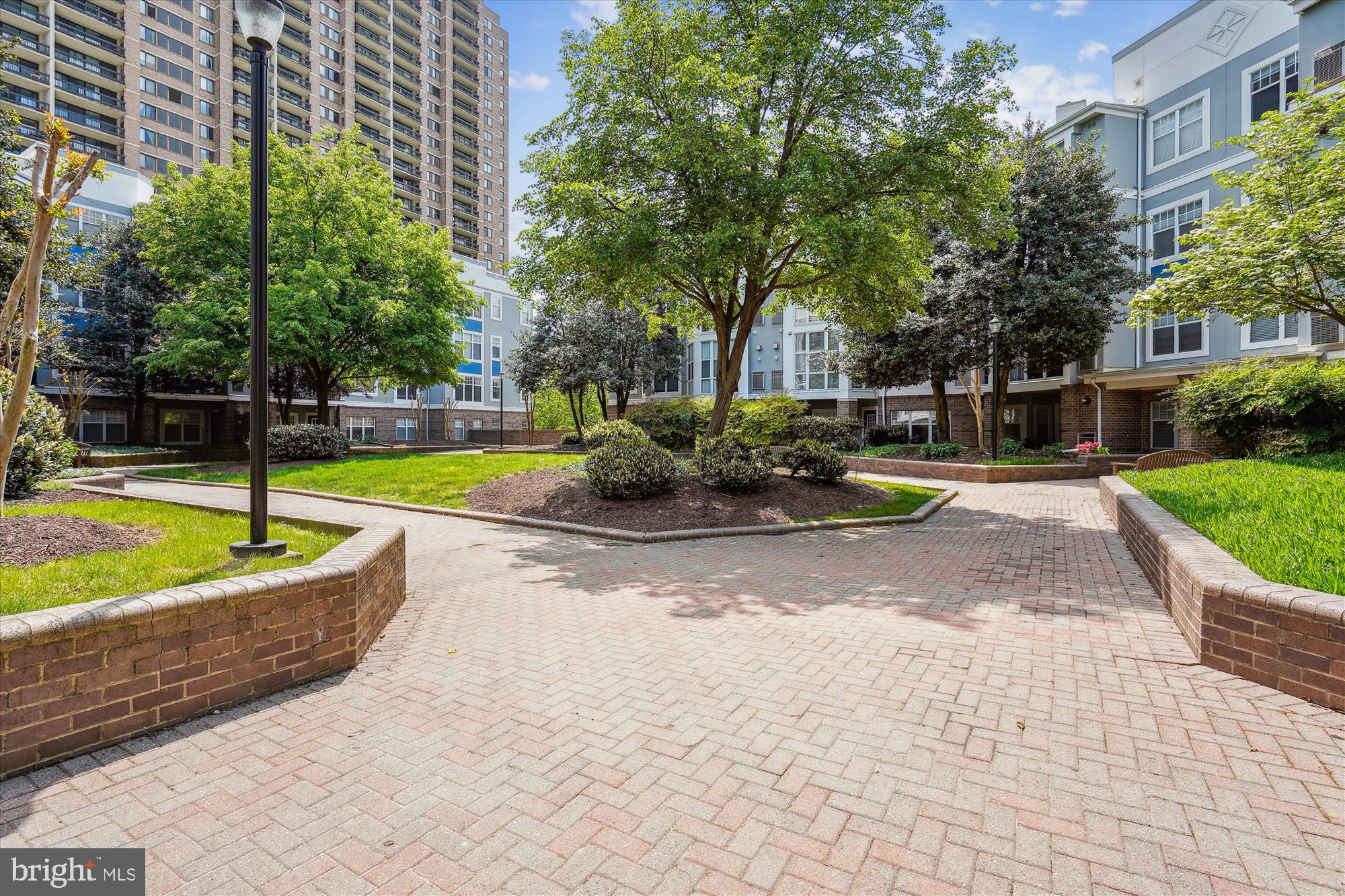 5563 Seminary Road, Unit 112 Falls Church, VA 22041 - Photo 28 of 33 Courtyard