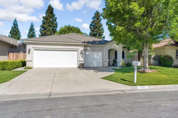 $449,000 | 7633 North Hanna Avenue, Fresno, CA 93722