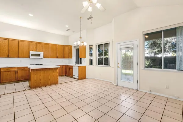 $449,000 | 7633 North Hanna Avenue, Fresno, CA 93722