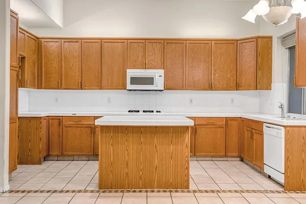 $449,000 | 7633 North Hanna Avenue, Fresno, CA 93722