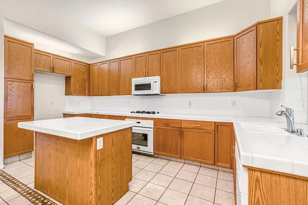 $449,000 | 7633 North Hanna Avenue, Fresno, CA 93722