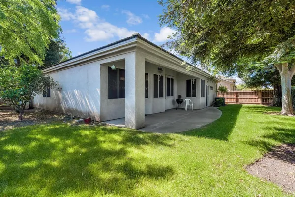 $449,000 | 7633 North Hanna Avenue, Fresno, CA 93722