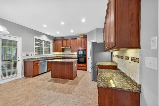 $769,900 | 740 Mayfair Court, Suwanee, GA 30024