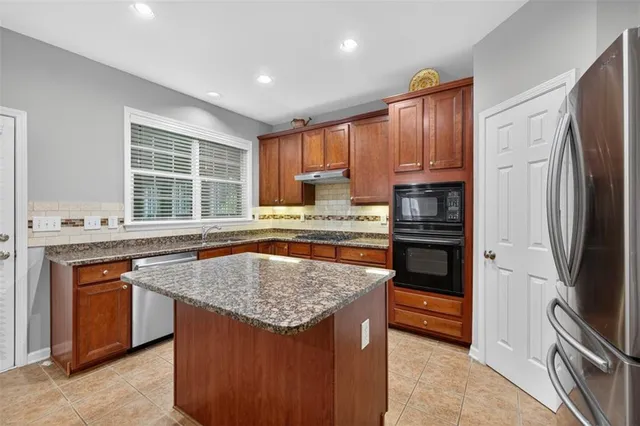 $769,900 | 740 Mayfair Court, Suwanee, GA 30024