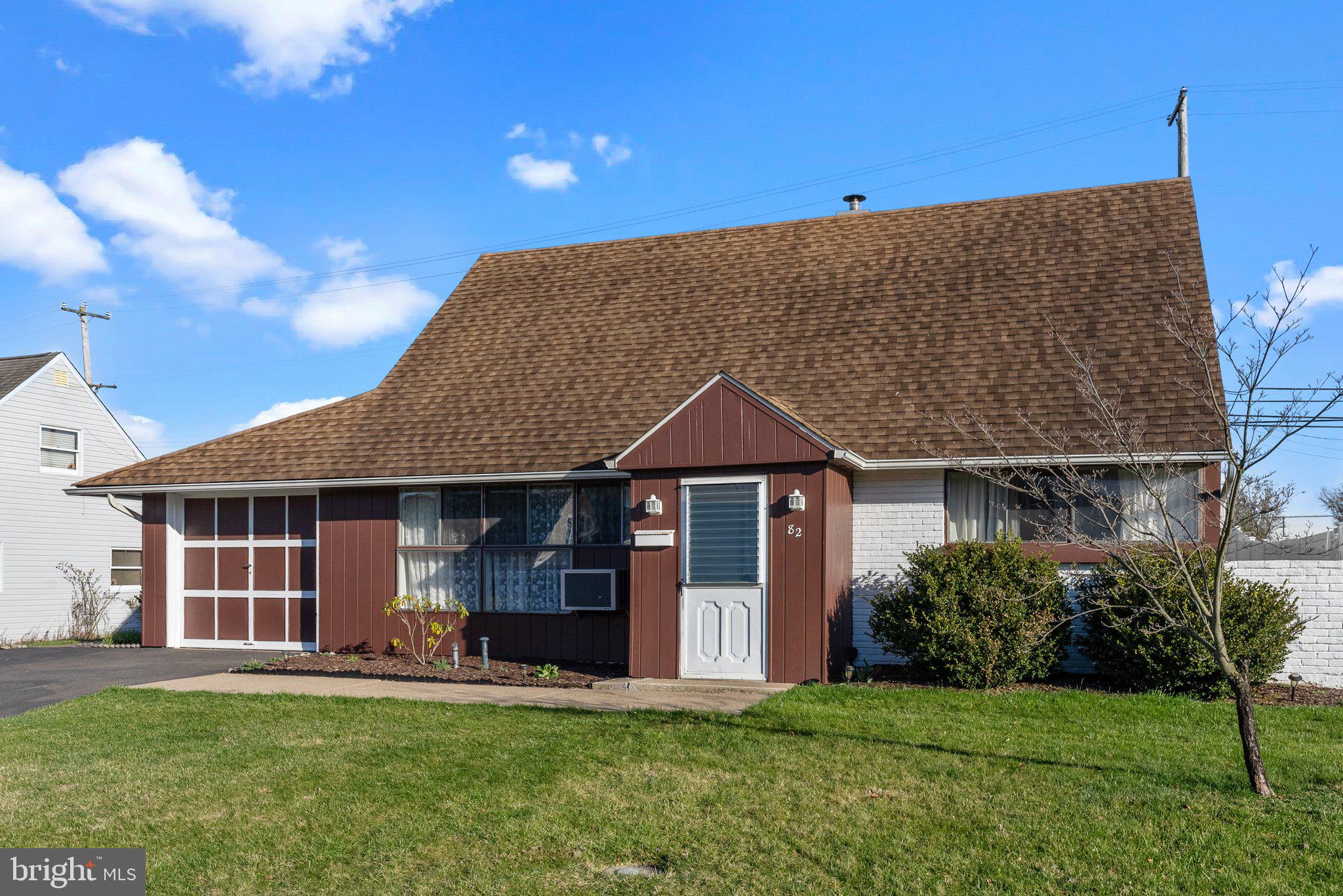 82 Harmony Road Levittown, PA 19056 - Photo 2 of 24