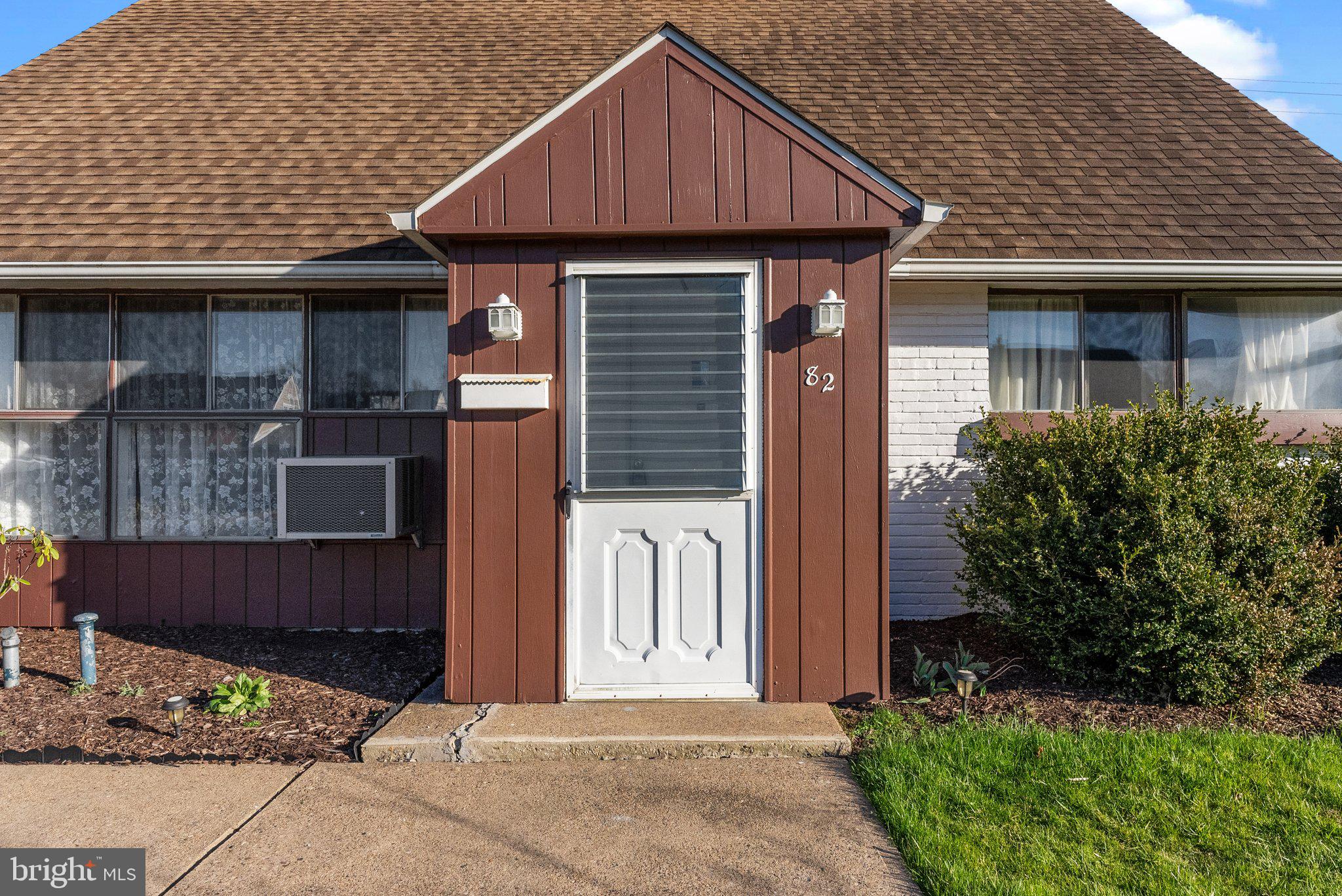 82 Harmony Road Levittown, PA 19056 - Photo 3 of 24