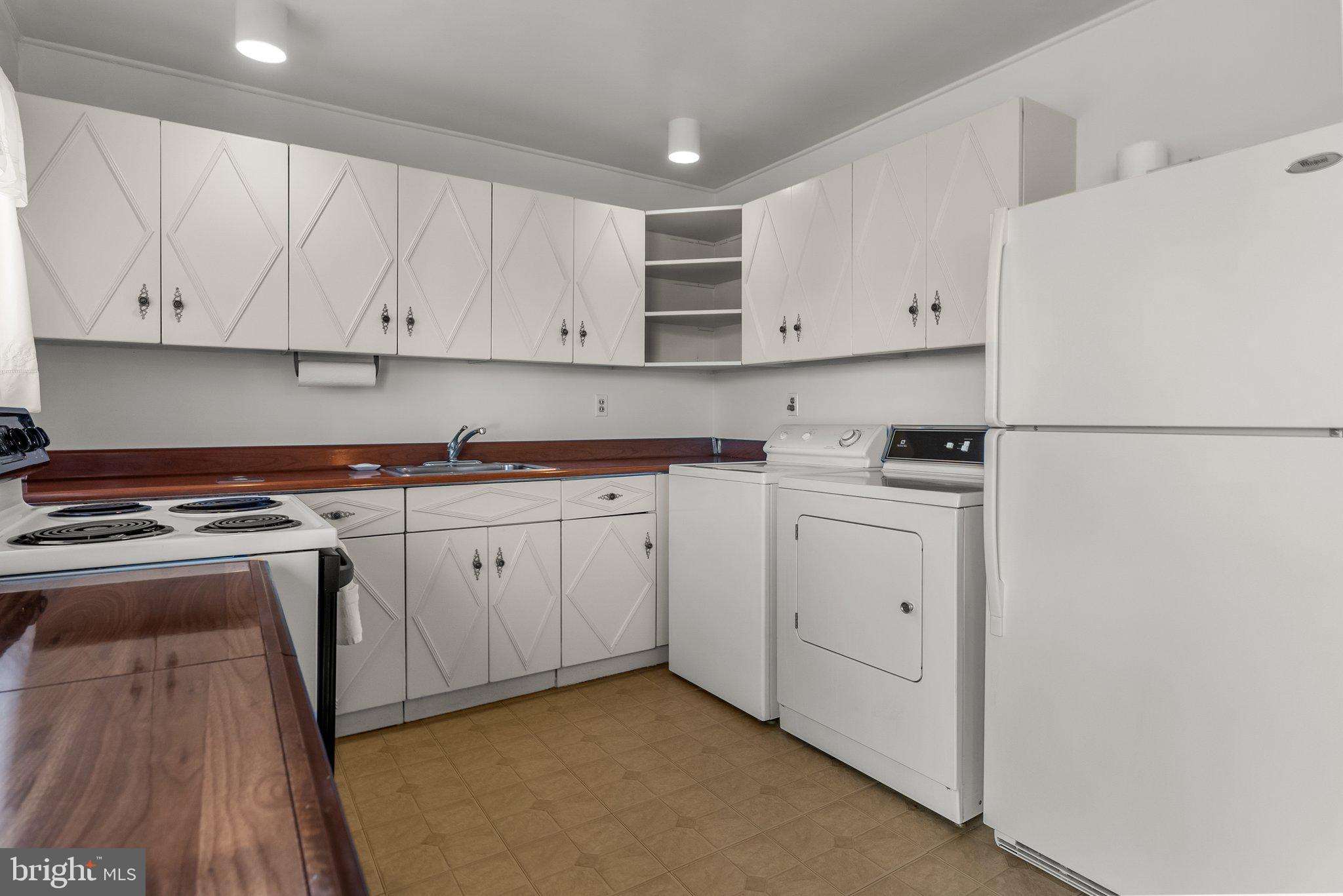 82 Harmony Road Levittown, PA 19056 - Photo 7 of 24