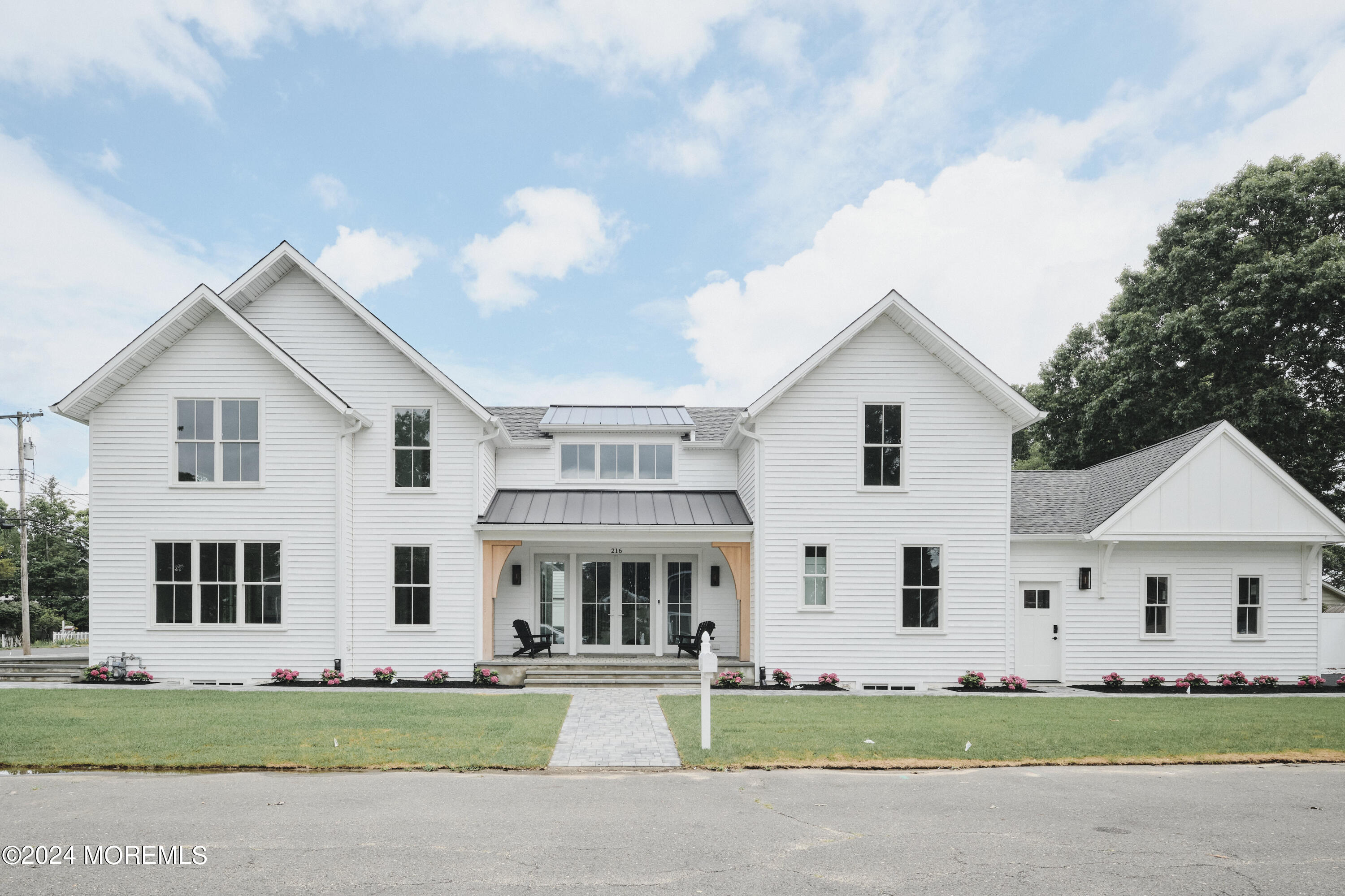 216 Maxson Ave  