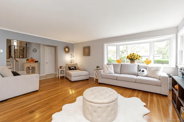 $1,199,000 | 60 Pell Terrace, Garden City, NY 11530