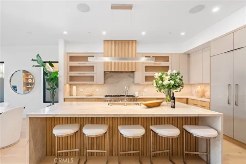 $3,795,000 | 520 11th Street, Huntington Beach, CA 92648