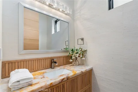 $3,795,000 | 520 11th Street, Huntington Beach, CA 92648