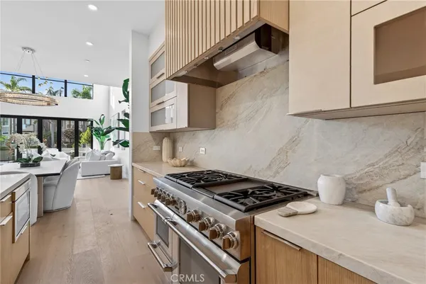 $3,795,000 | 520 11th Street, Huntington Beach, CA 92648