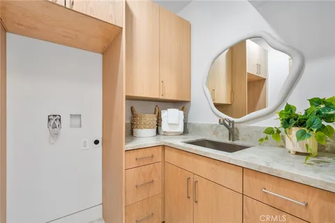 $3,795,000 | 520 11th Street, Huntington Beach, CA 92648