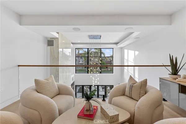 $3,795,000 | 520 11th Street, Huntington Beach, CA 92648