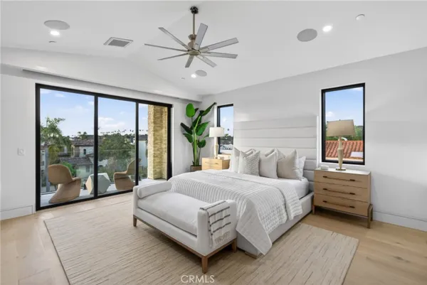 $3,795,000 | 520 11th Street, Huntington Beach, CA 92648