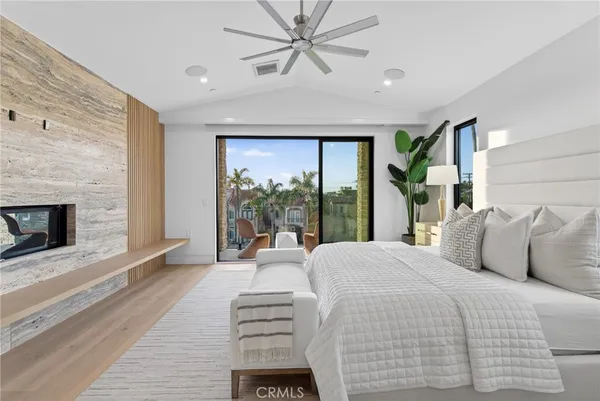 $3,795,000 | 520 11th Street, Huntington Beach, CA 92648