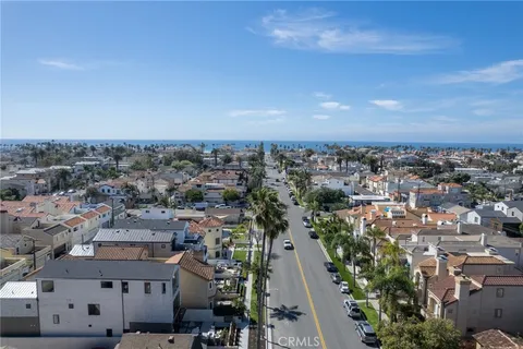 $3,795,000 | 520 11th Street, Huntington Beach, CA 92648