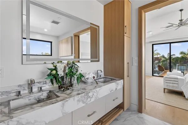 $3,795,000 | 520 11th Street, Huntington Beach, CA 92648