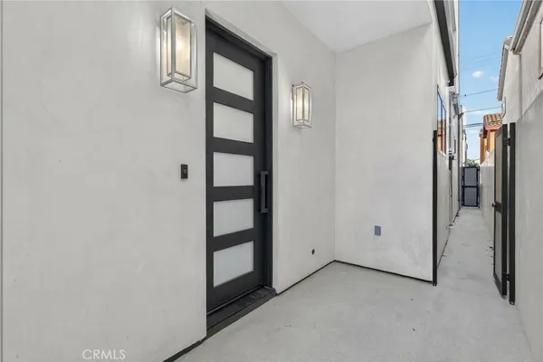 $3,795,000 | 520 11th Street, Huntington Beach, CA 92648