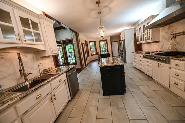 $849,000 | 1 Shamrock Drive, Lamar, MO 64759