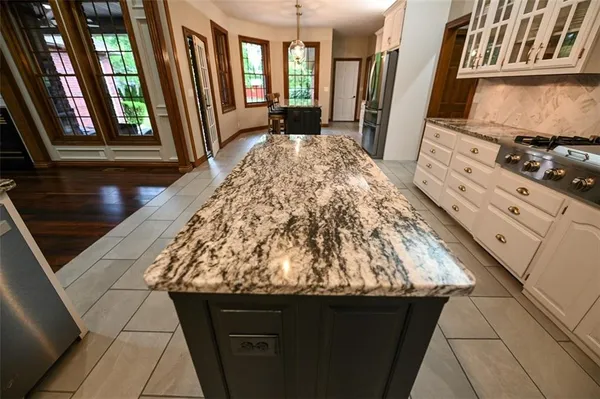 $849,000 | 1 Shamrock Drive, Lamar, MO 64759