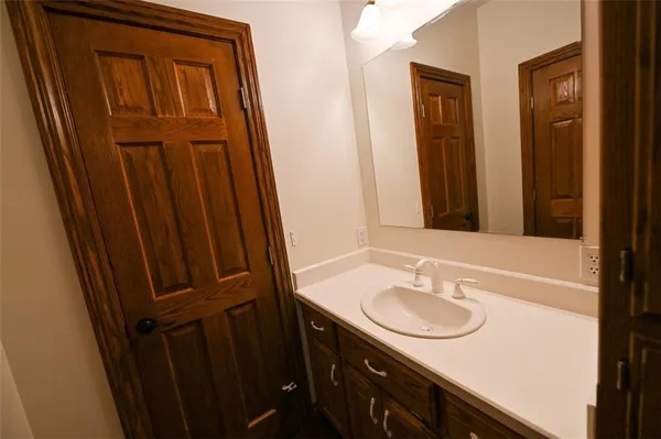 $849,000 | 1 Shamrock Drive, Lamar, MO 64759