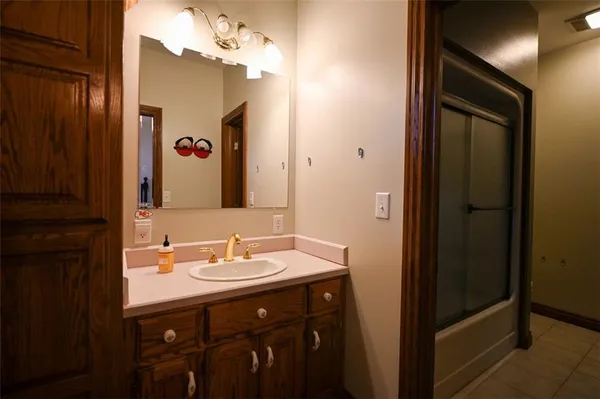 $849,000 | 1 Shamrock Drive, Lamar, MO 64759