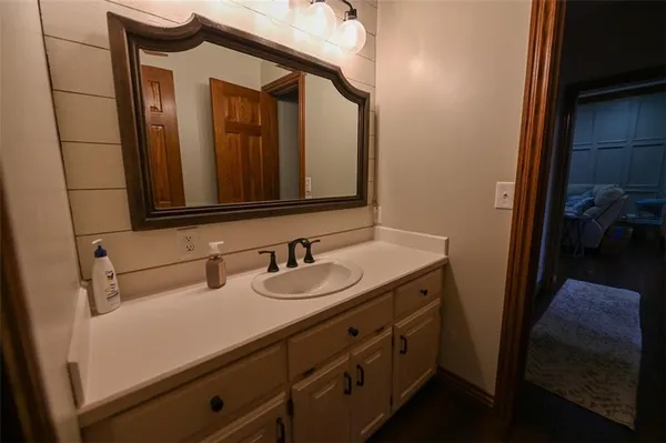 $849,000 | 1 Shamrock Drive, Lamar, MO 64759