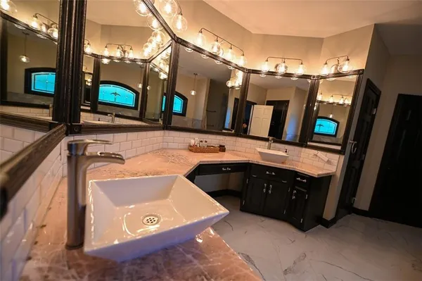 $849,000 | 1 Shamrock Drive, Lamar, MO 64759