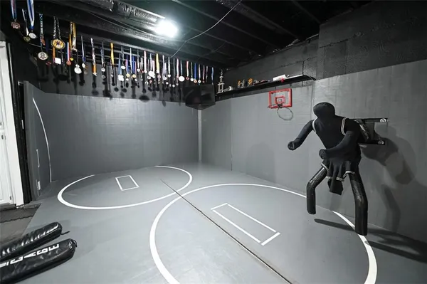 $849,000 | 1 Shamrock Drive, Lamar, MO 64759