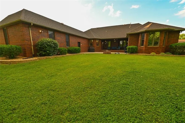 $849,000 | 1 Shamrock Drive, Lamar, MO 64759