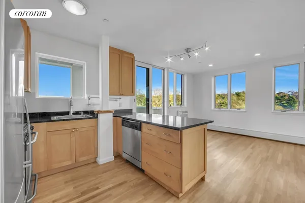 $3,995 | 811 5th Avenue, Unit 602 | Greenwood Heights