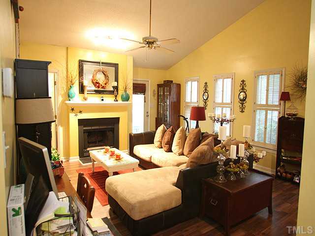 1621 Claiborne Court Raleigh, NC 27606 - Photo 3 of 12