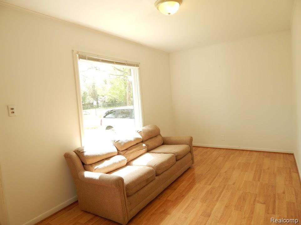 2008 Ridgemont Road Grosse Pointe Woods, MI 48236 - Photo 21 of 28