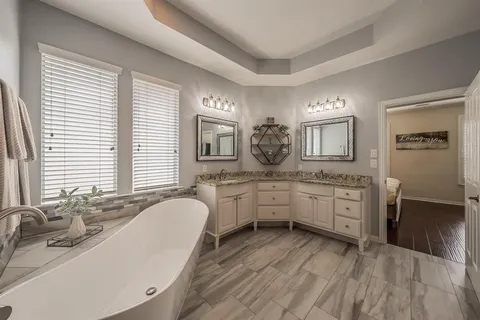 $585,000 | 2215 Red Hawk Lane, Euless, TX 76039