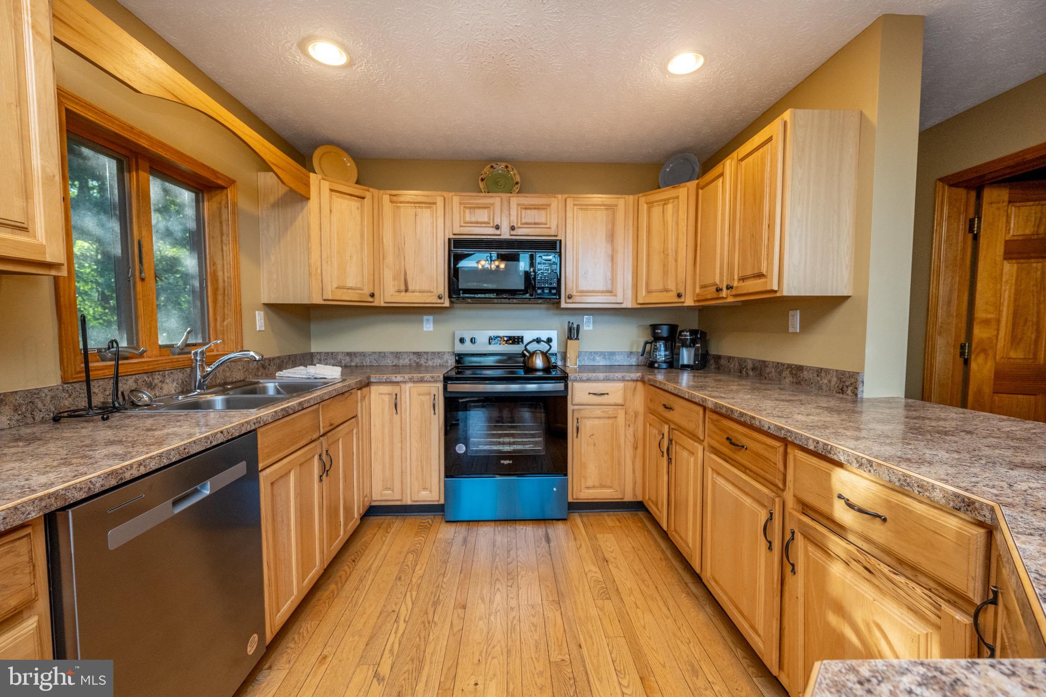889 Paradise Ridge Road Oakland, MD 21550 - Photo 6 of 61 Gallery Image 6
