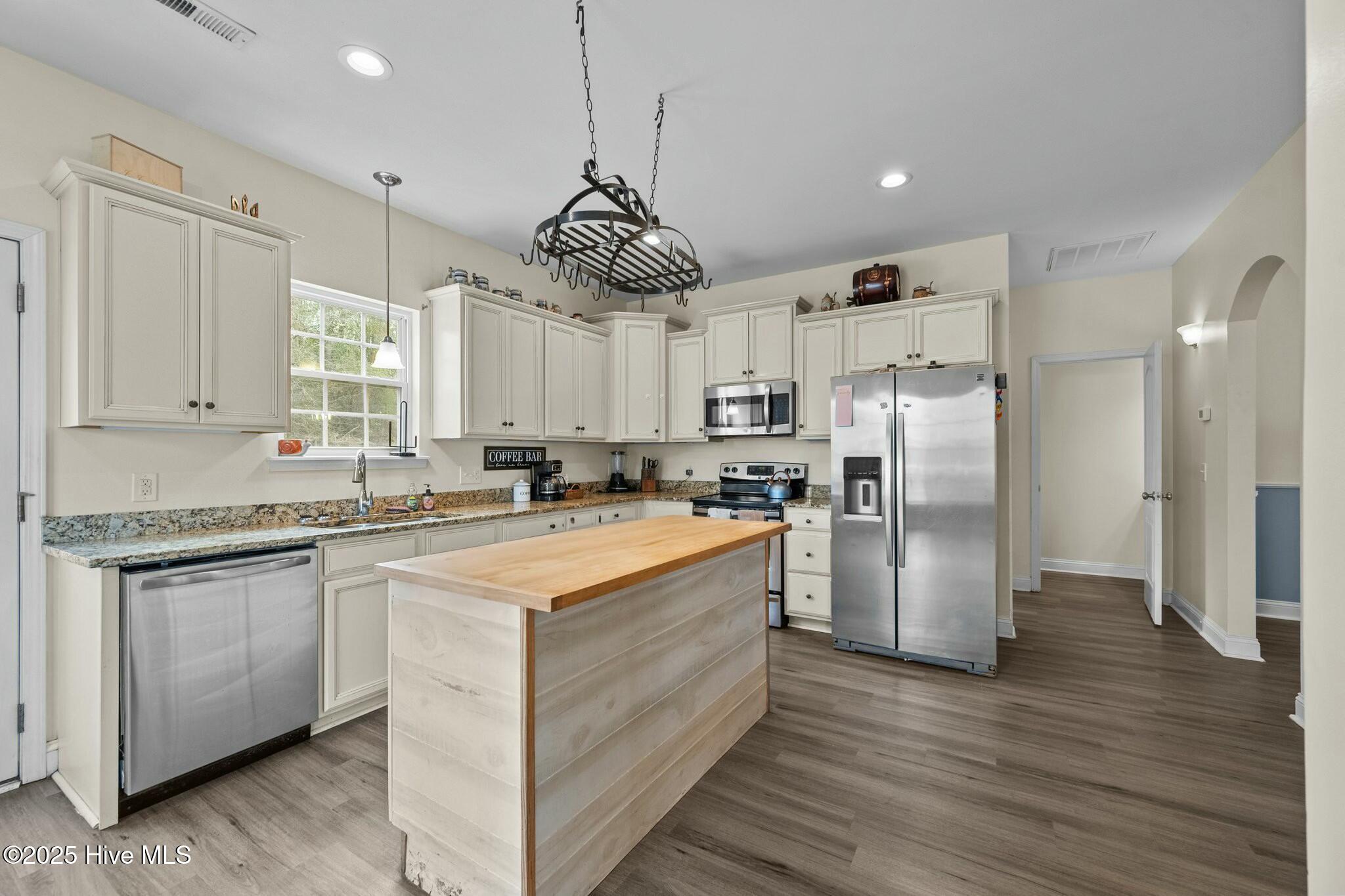 127 Fire Tower Road Richlands, NC 28574 - Photo 13 of 40 tempImage389NBB