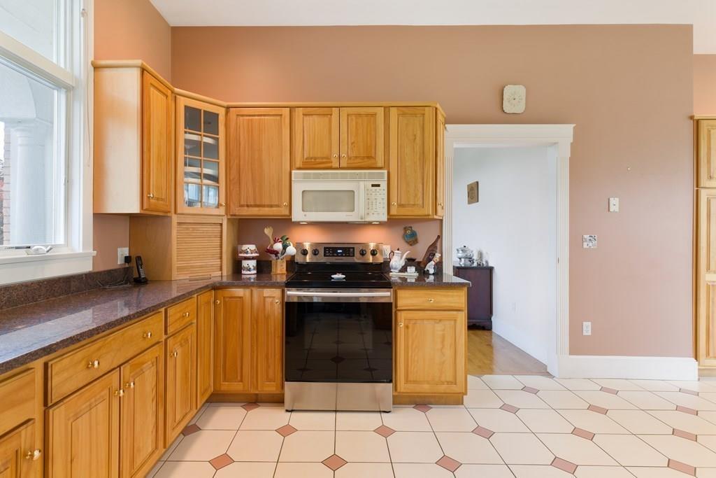 99 Canavan Drive Braintree, MA 02184 - Photo 14 of 35