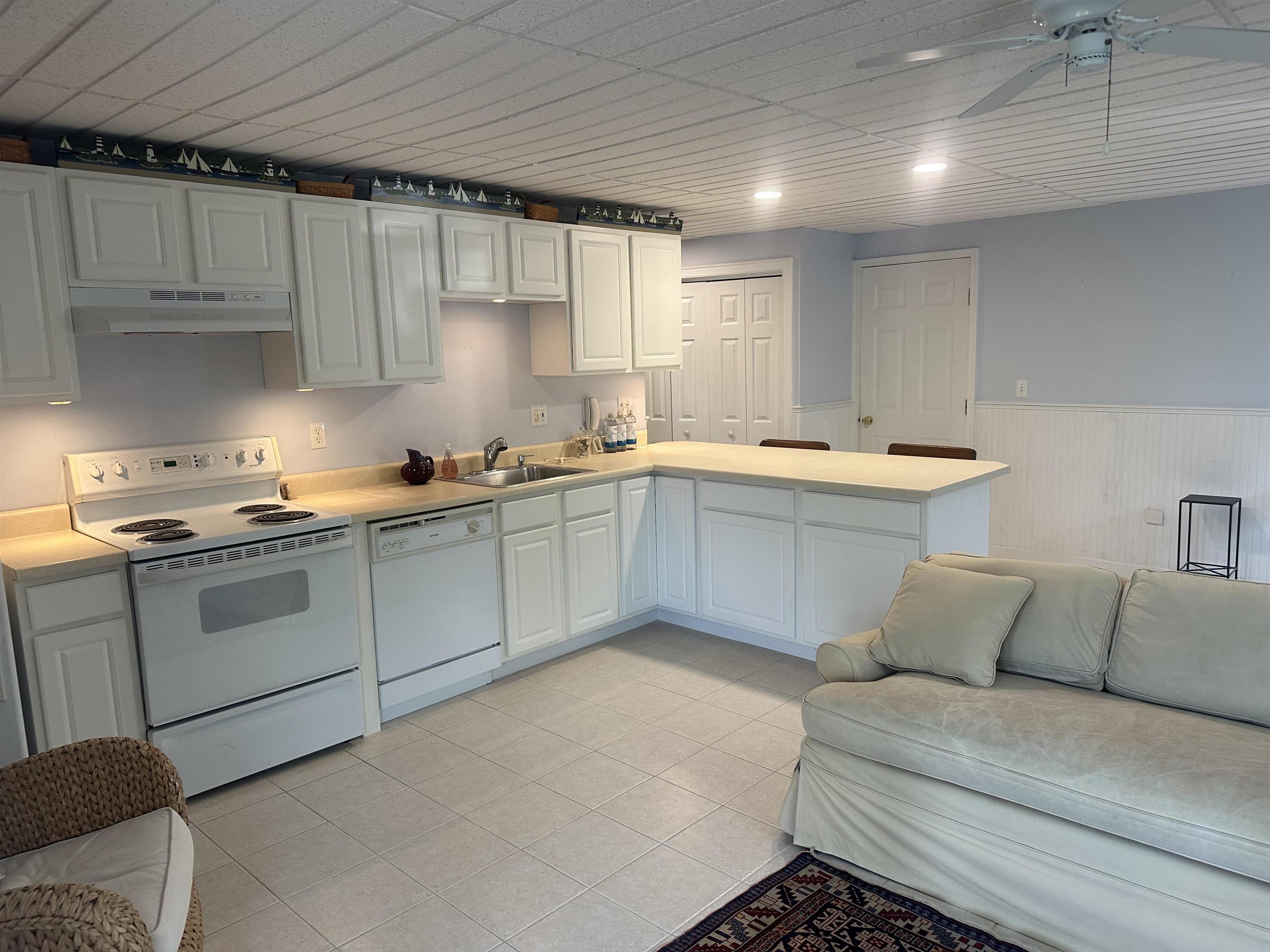 204 Nubble Road York, ME 03909 - Photo 18 of 22 Gallery Image 18