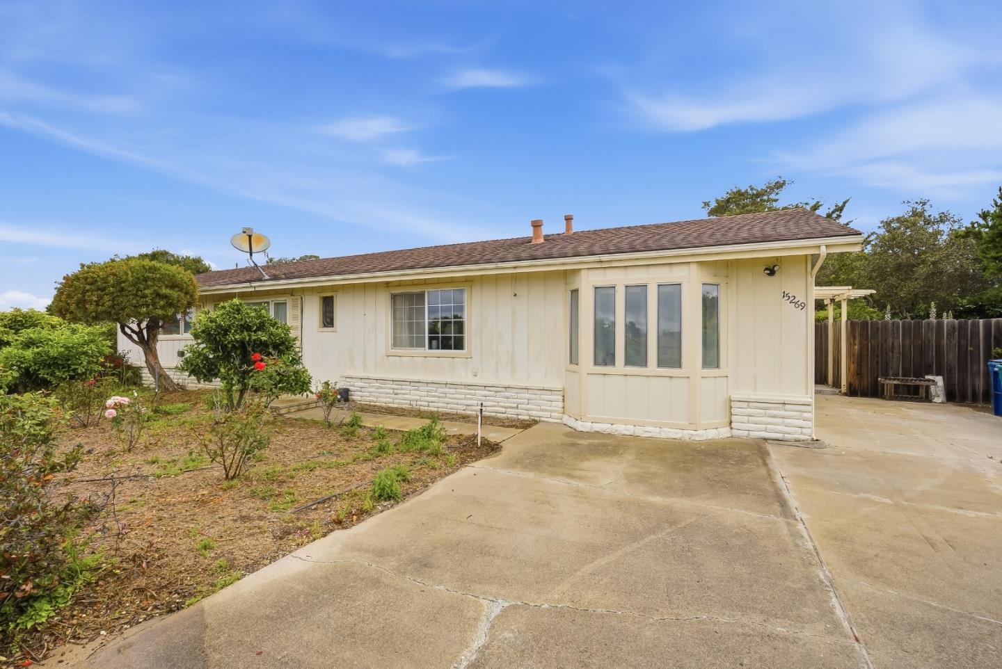15269 Century Oak Road Salinas, CA 93907 - Photo 1 of 25