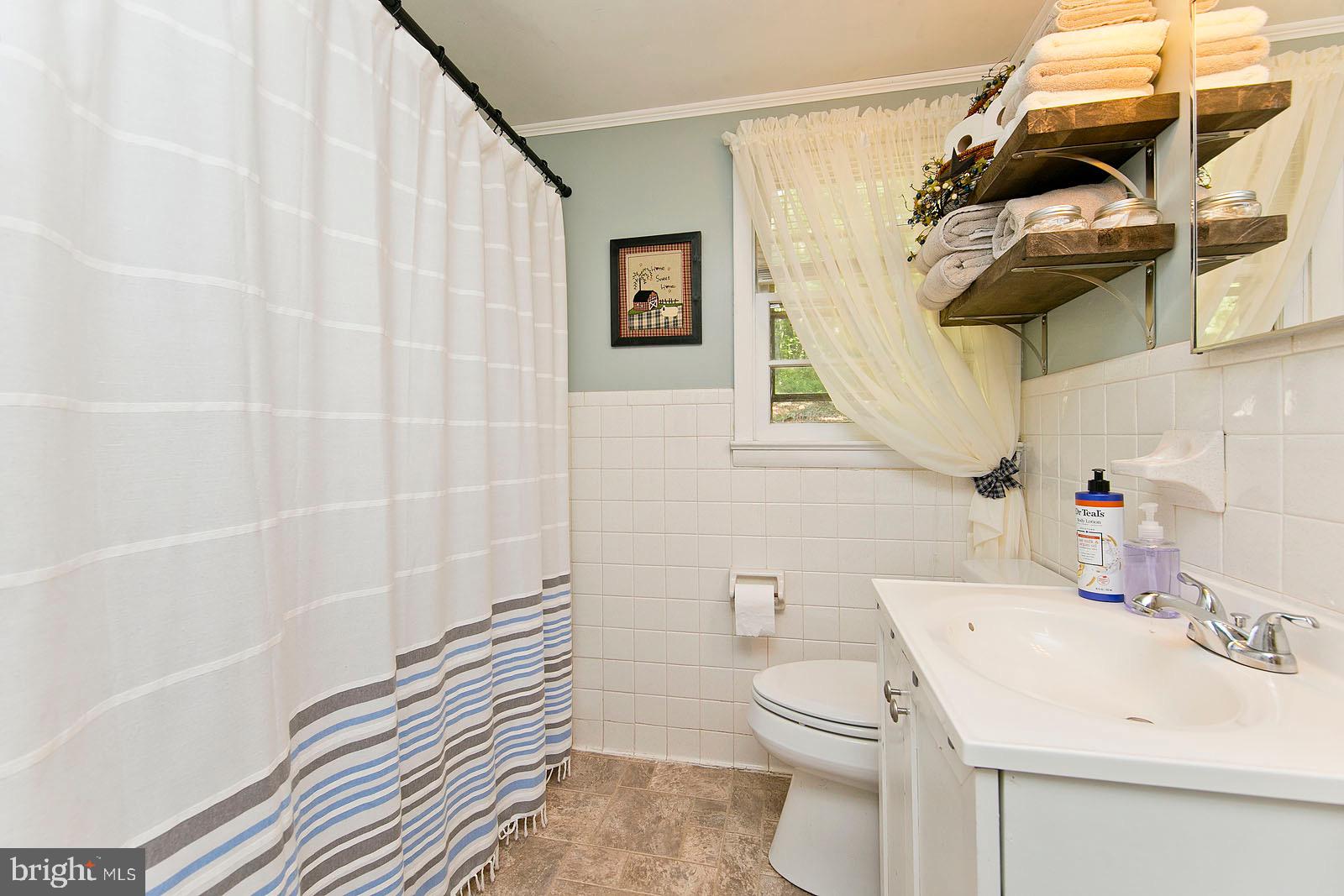 141 Red Fox Trail Winchester, VA 22602 - Photo 12 of 30 Bathroom