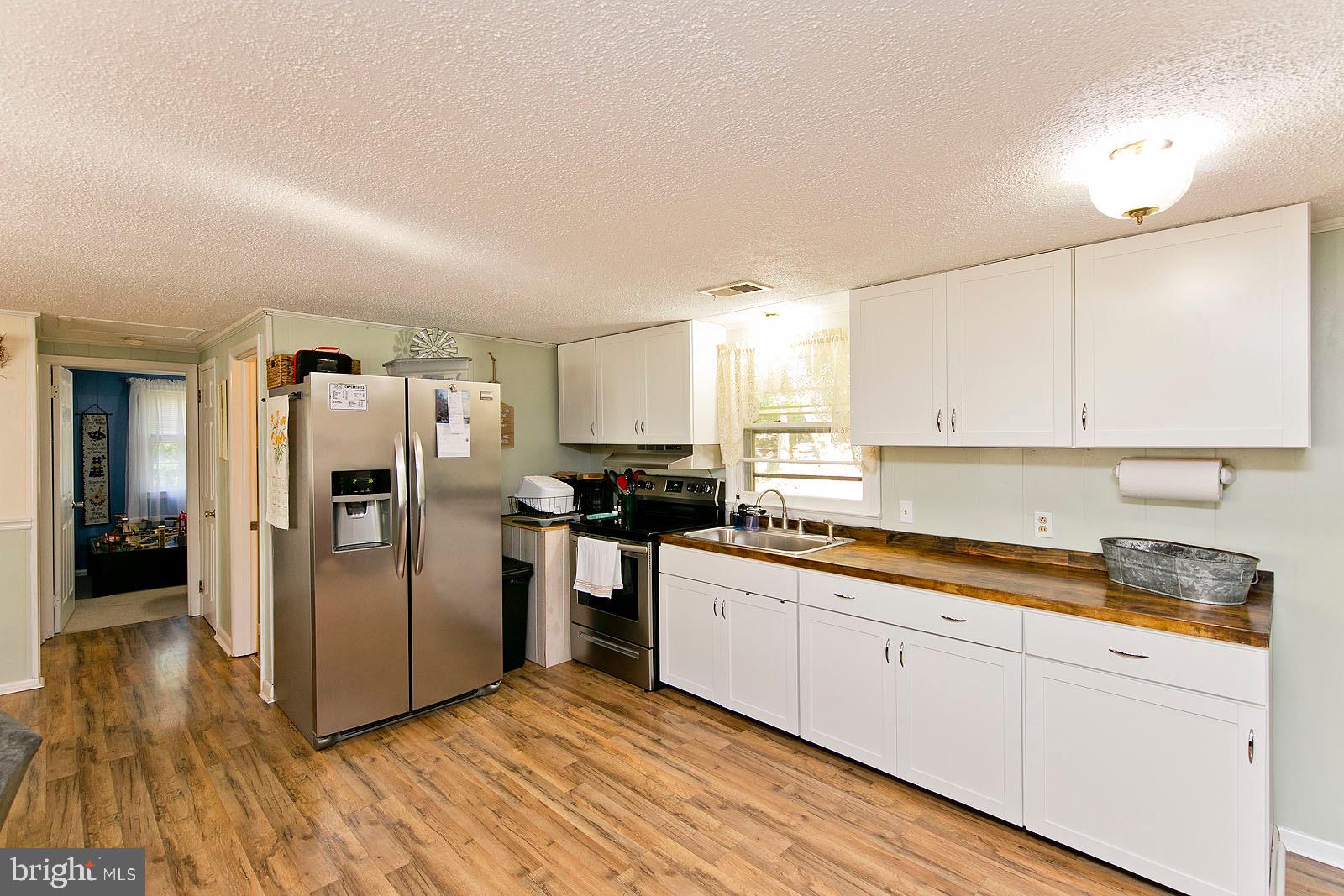141 Red Fox Trail Winchester, VA 22602 - Photo 7 of 30 Stainless steel appliances