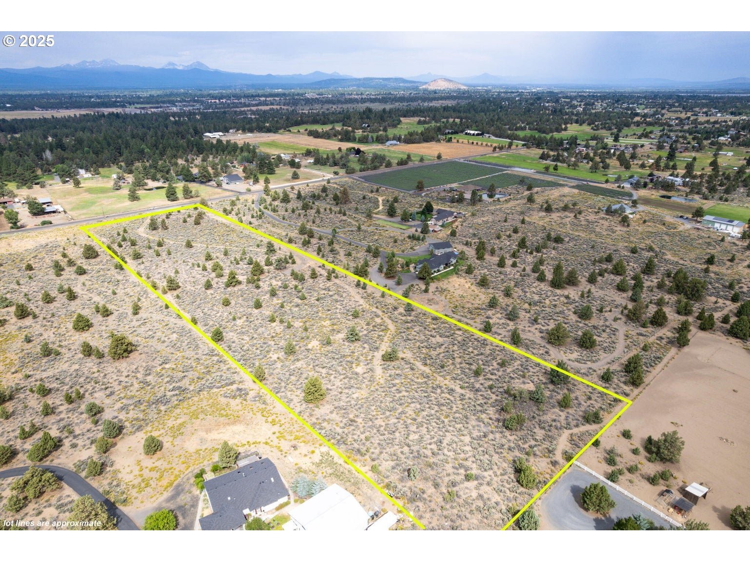 60840 Billadeau Road Bend, OR 97702 - Photo 2 of 8 a view of an ocean and beach