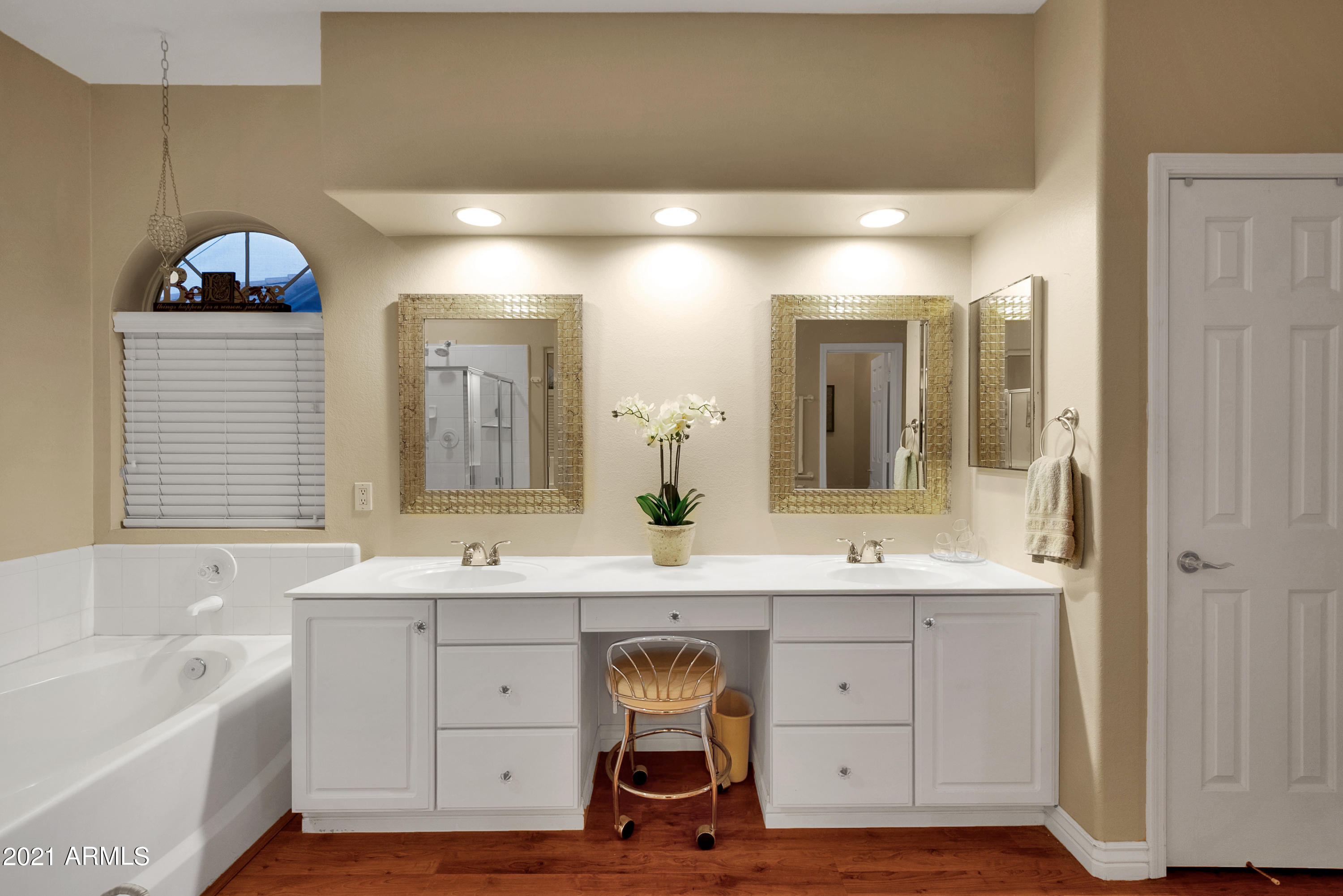 1284 North Conner Avenue Gilbert, AZ 85209 - Photo 24 of 52 Dual sink & Garden Tub
