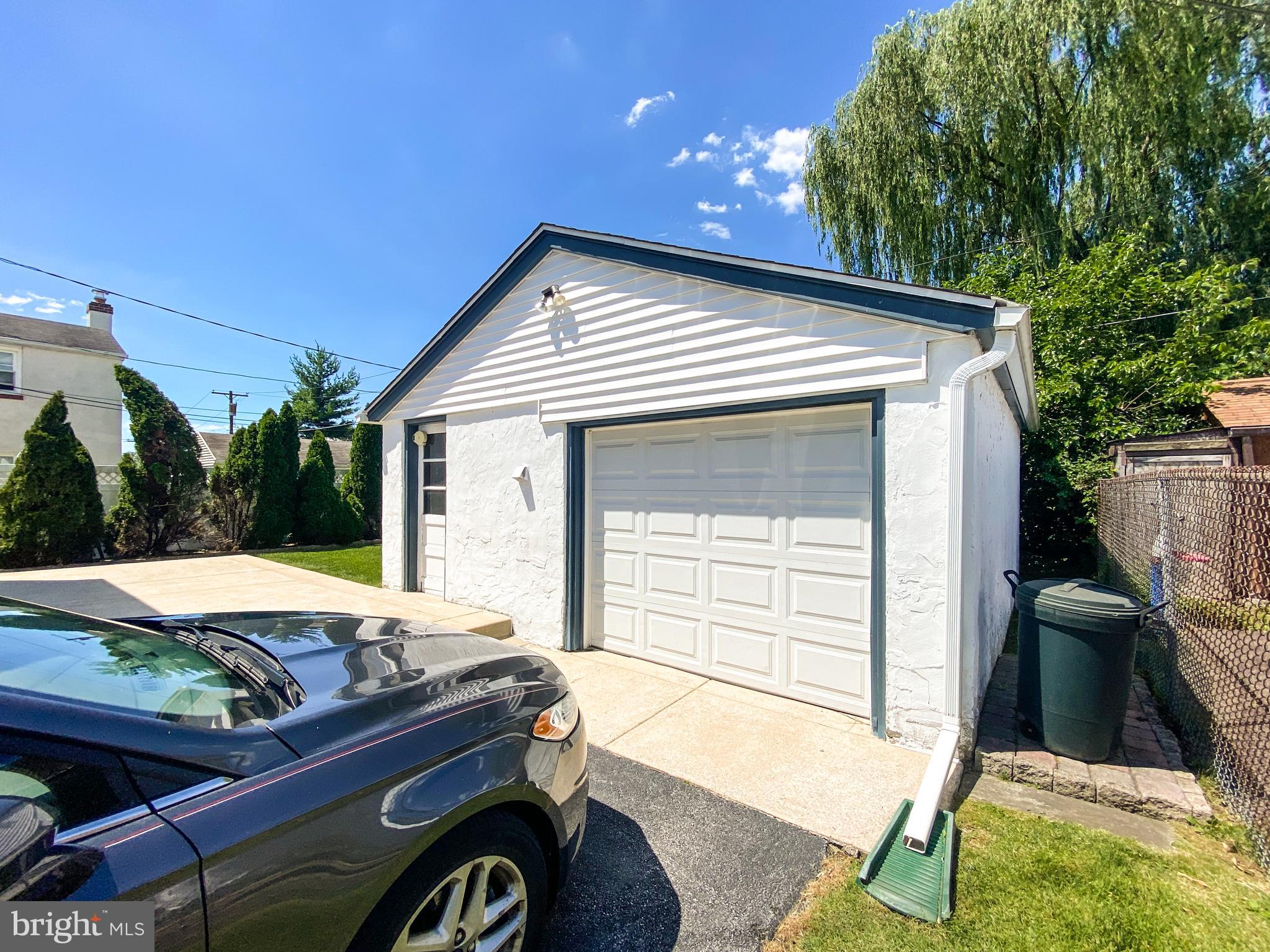 873 Springhill Road Secane, PA 19018 - Photo 4 of 36 Gallery Image 4
