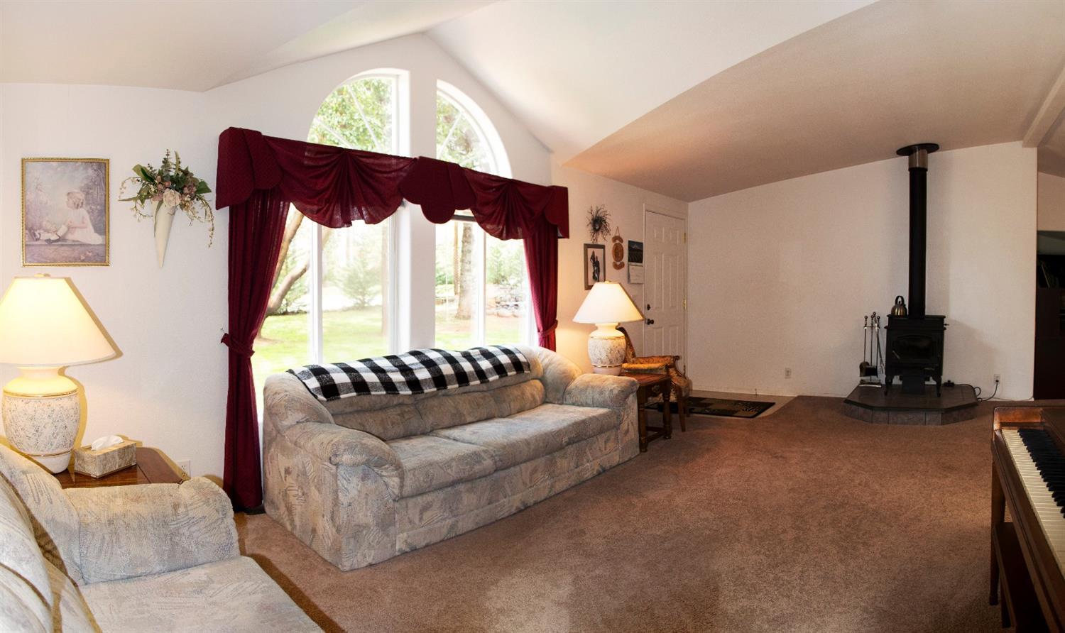 2463 Russell Road Merlin, OR 97532 - Photo 5 of 18 Additional Photo