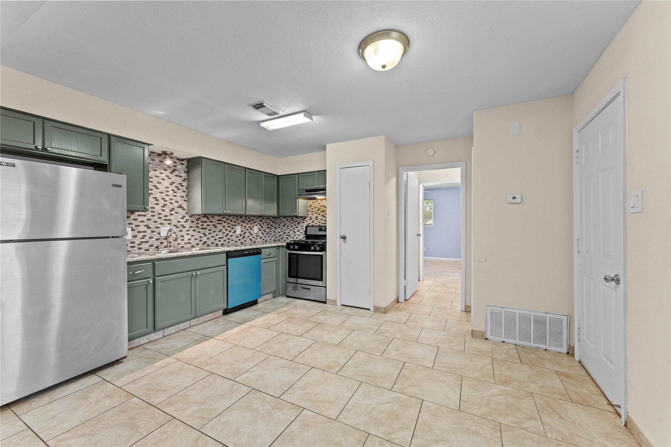 5035 Reno Drive Pasadena, TX 77505 - Photo 9 of 18 Gallery Image 9