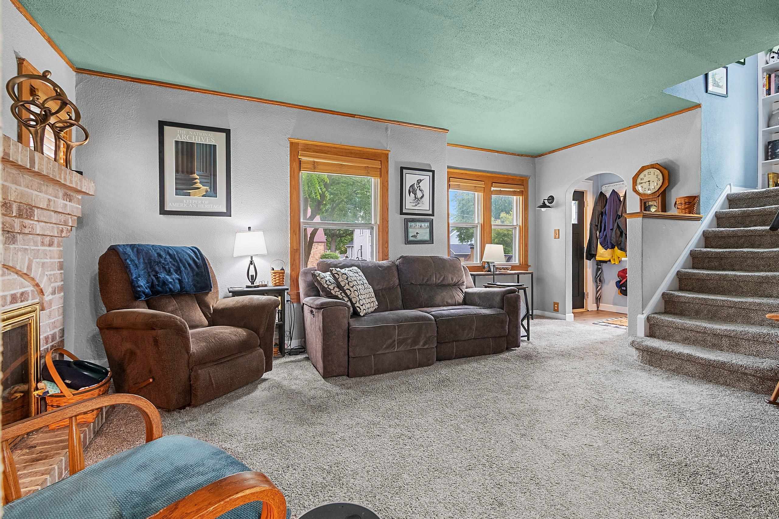 219 East Hancock Street Appleton, WI 54911 - Photo 5 of 30