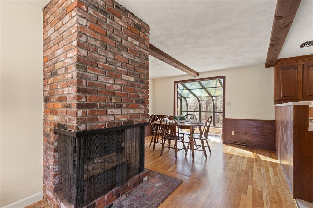 17 Galloway Road Chelmsford, MA 01824 - Photo 10 of 42 Gallery Image 10