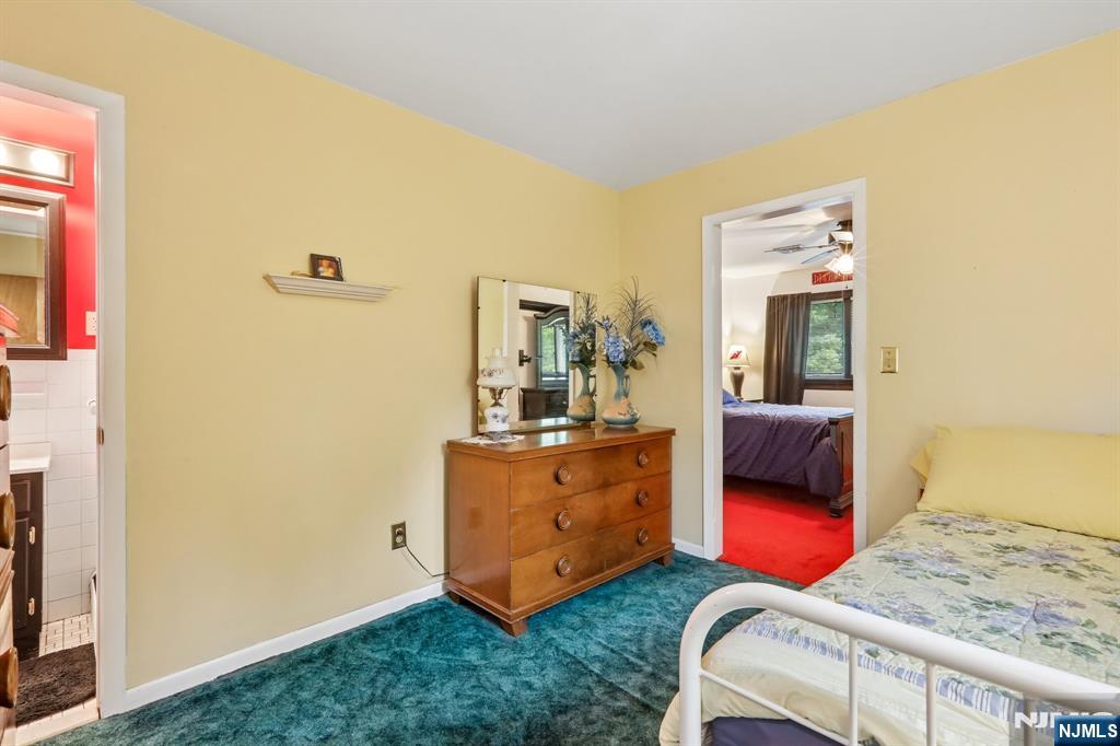123 Midwood Road Paramus, NJ 07652 - Photo 30 of 46